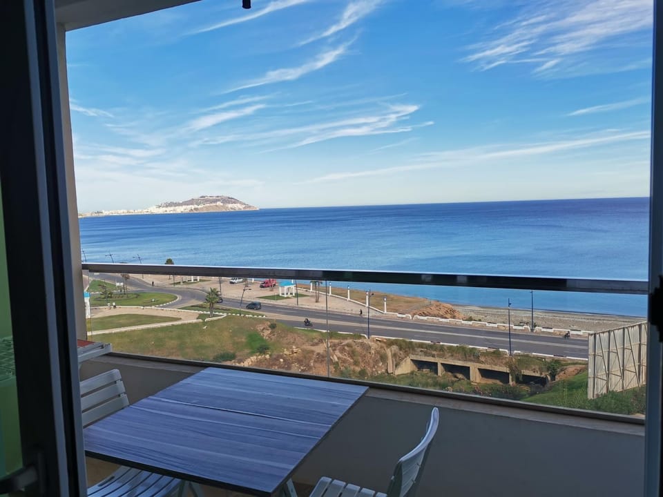 Natural landscape, Balcony/Terrace, Sea view