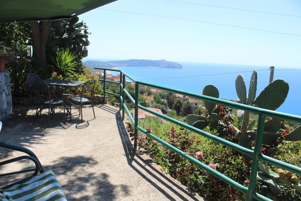 View (from property/room), Balcony/Terrace, Sea view
