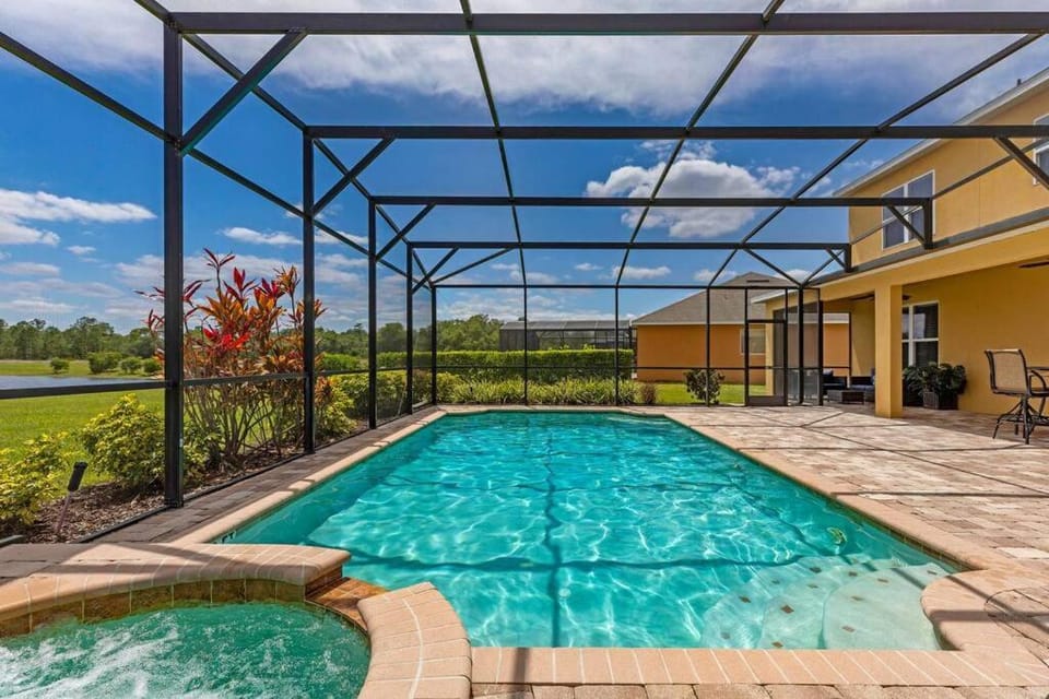 Hot Tub, Swimming pool