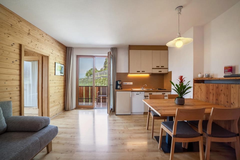 Property building, Kitchen or kitchenette, Living room
