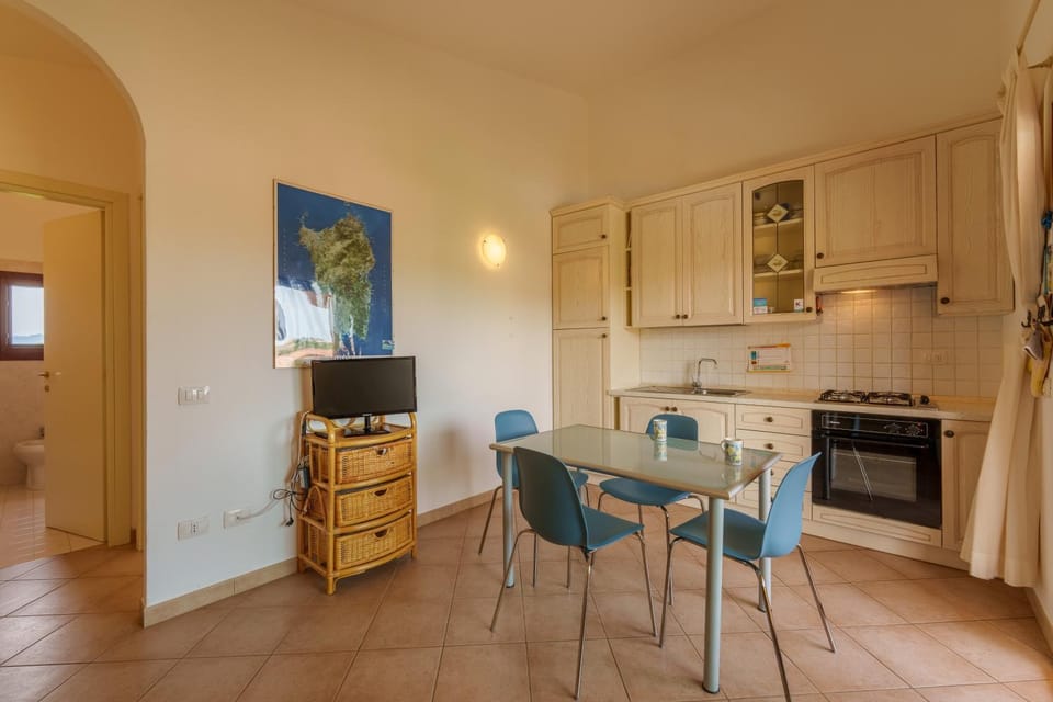 Property building, Kitchen or kitchenette, Living room