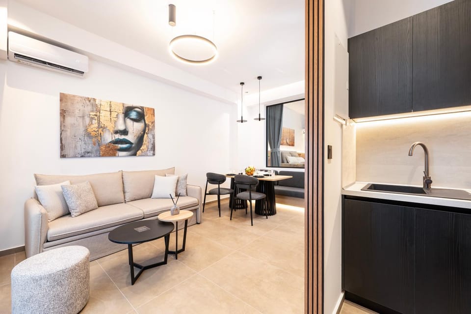 Kitchen or kitchenette, Living room, Seating area, Dining area, air conditioner