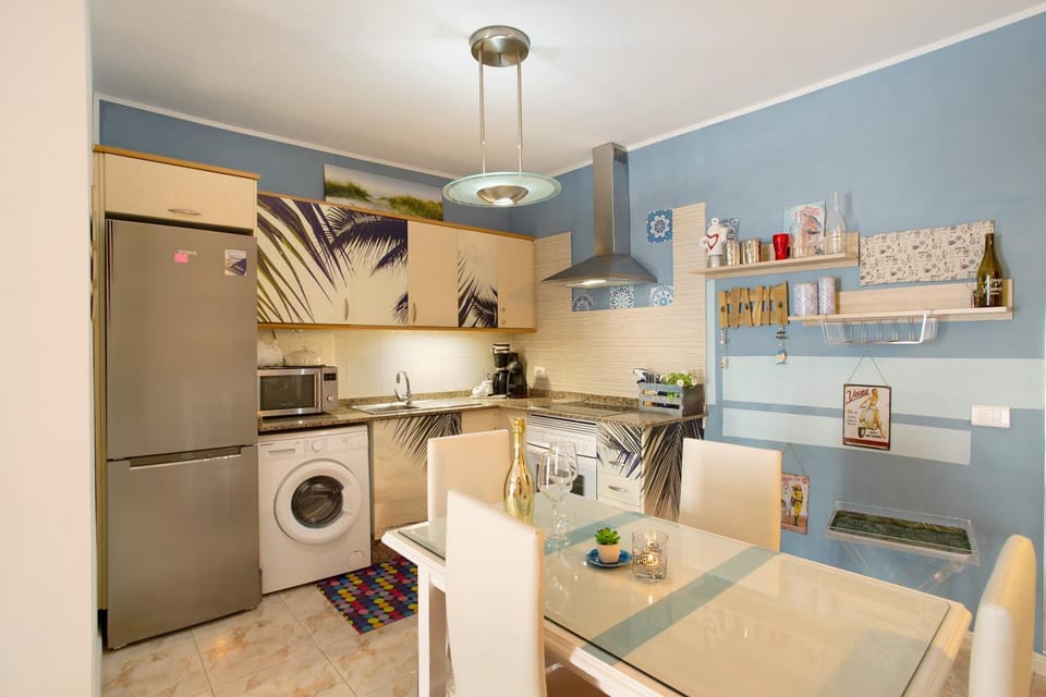 Kitchen or kitchenette, Living room