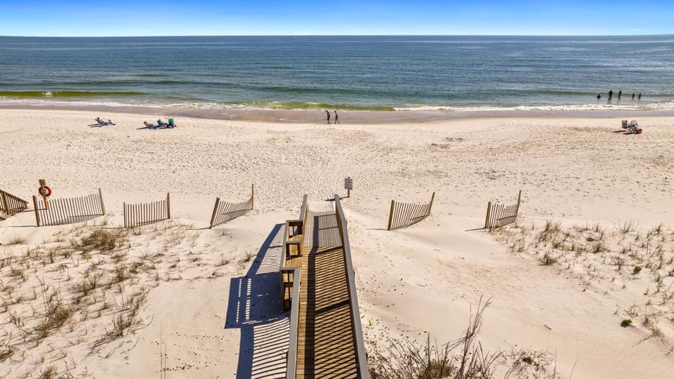 Summer House West B101 by Vacation Homes Collection Apartment in West Beach