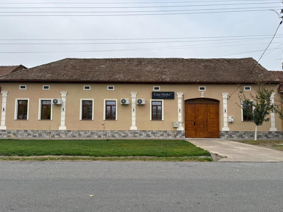 Property building, Day