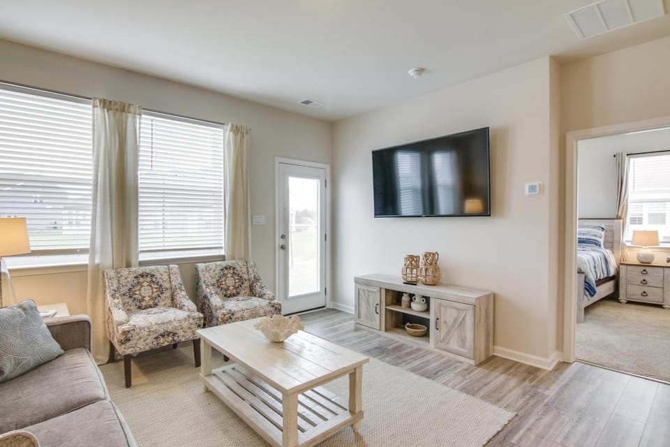Shuttle to Beach: Millville By the Sea Retreat House in Sussex County
