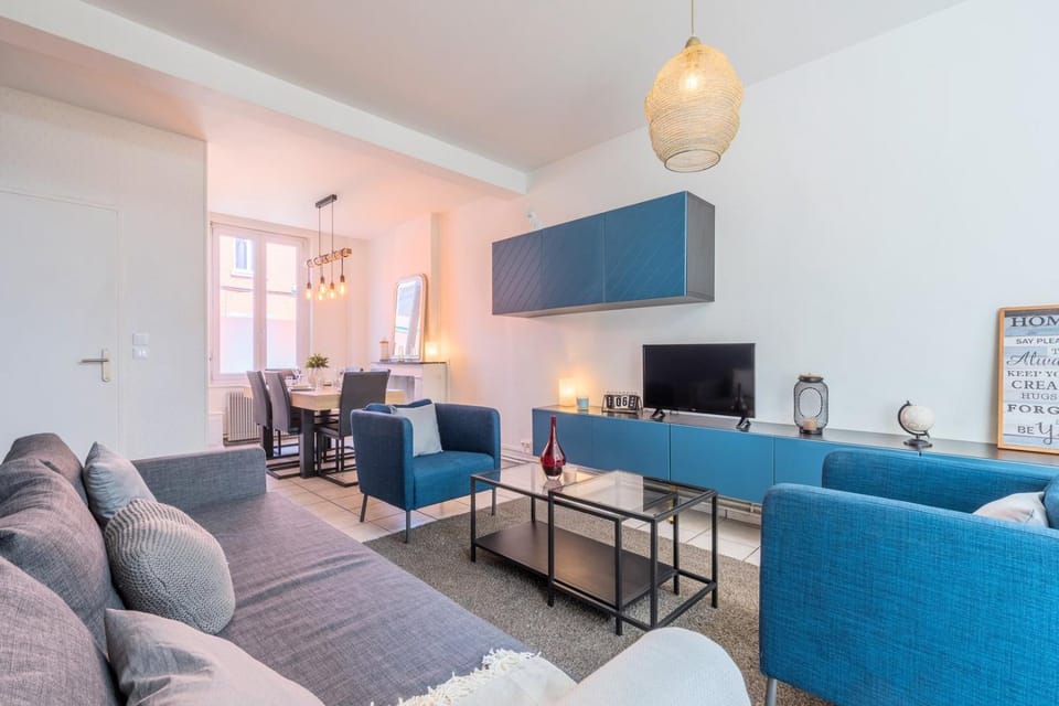 4 BR & 4 bathroom house close to Parc Barbieux Apartment in Hauts-de-France