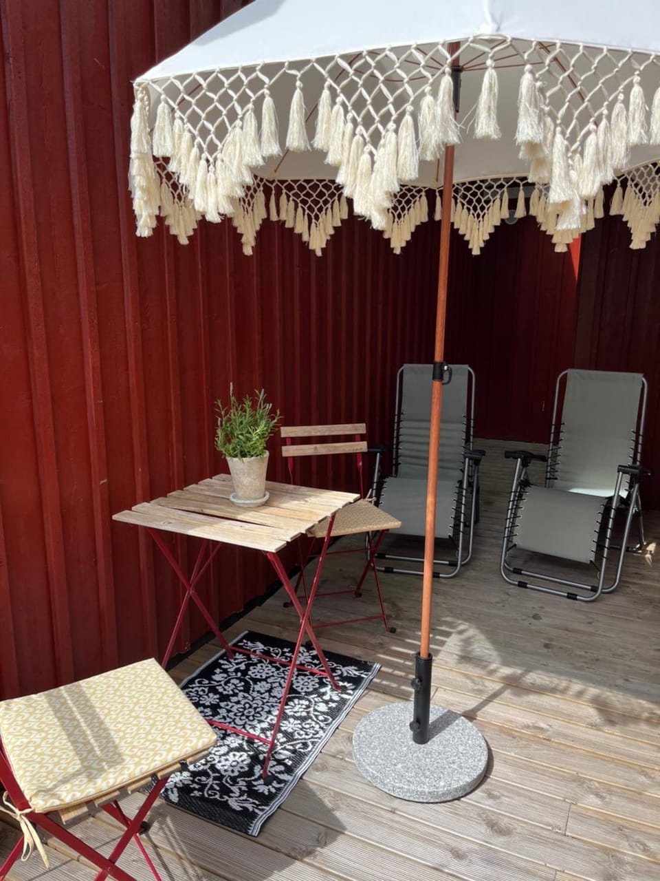 Attefallshus Alingsås / Dammen. Apartment in Västra Götaland County