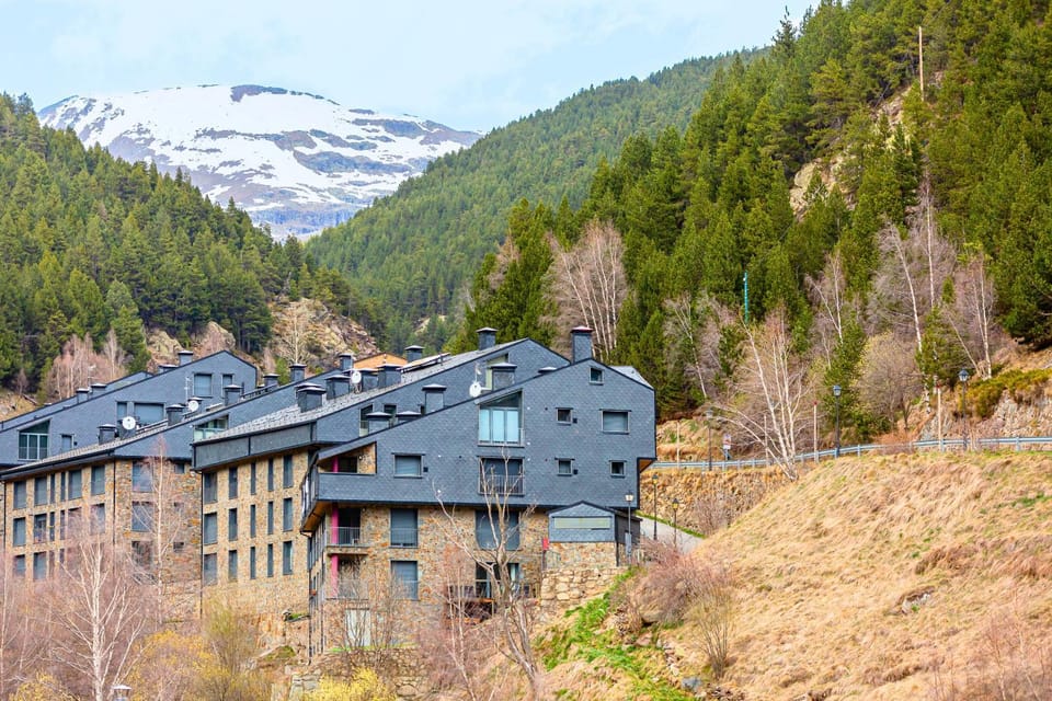 Property building, Day, Mountain view