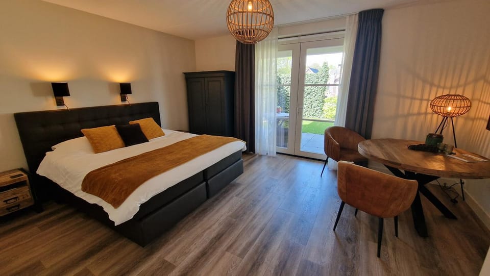Patio, Bed, Balcony/Terrace, Photo of the whole room, Seating area, Bedroom