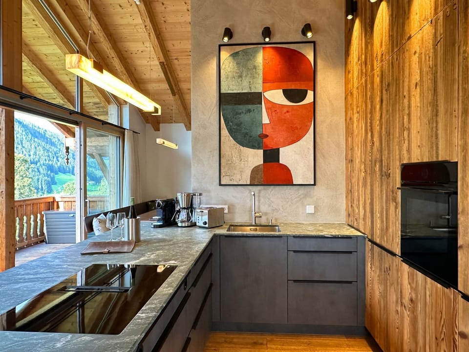 Kitchen or kitchenette, Dining area, stove