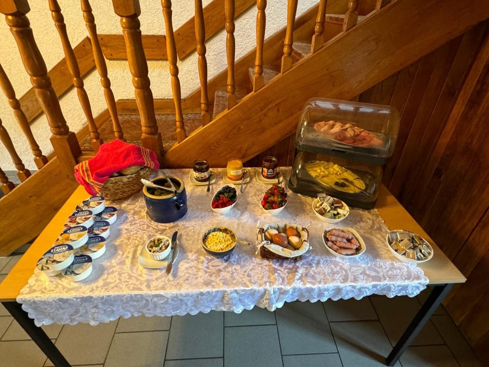 Food and drinks, Food, Buffet breakfast