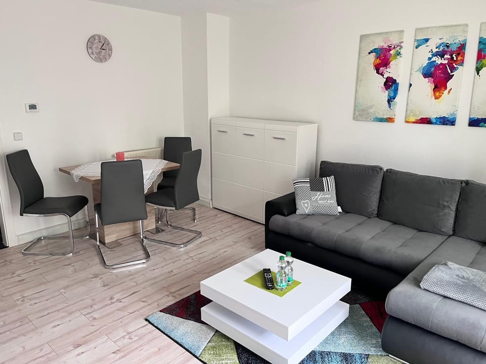 Seating area, Dining area