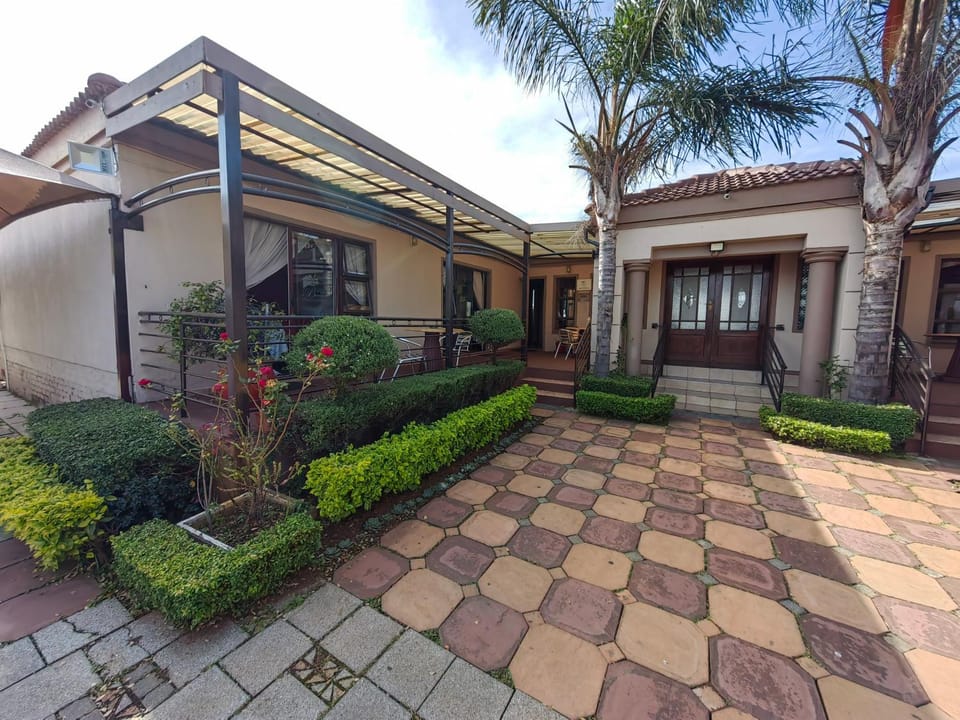 Leondale Guest House Bed and Breakfast in Gauteng