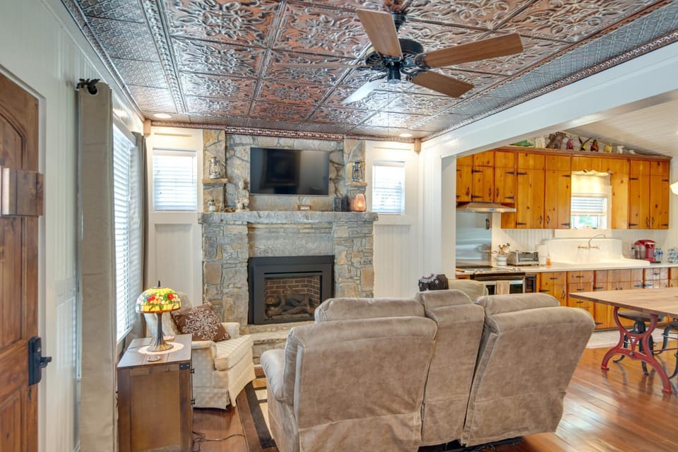 Lewisburg Home w/ City Park Views: Near Downtown! House in Tennessee