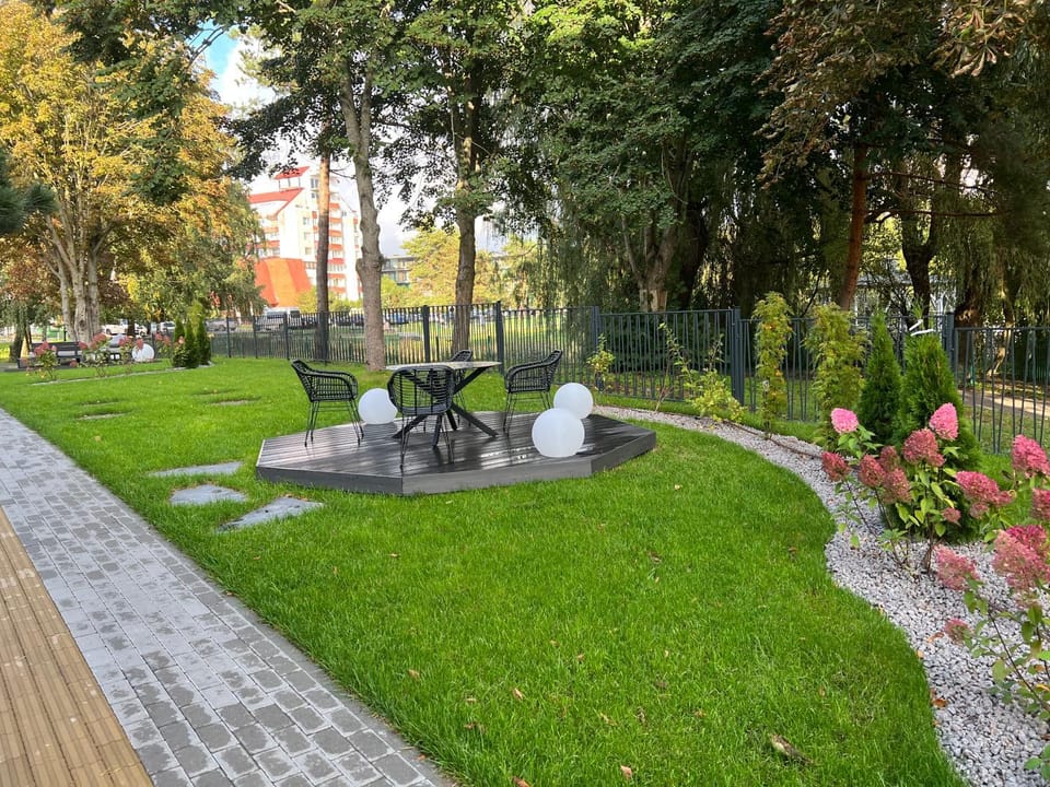 Seating area, Garden view