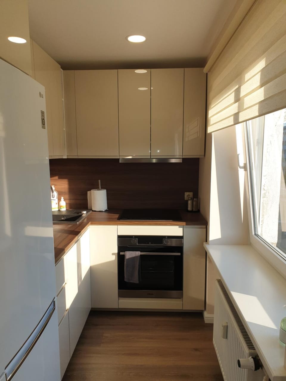 Kitchen or kitchenette, oven, stove