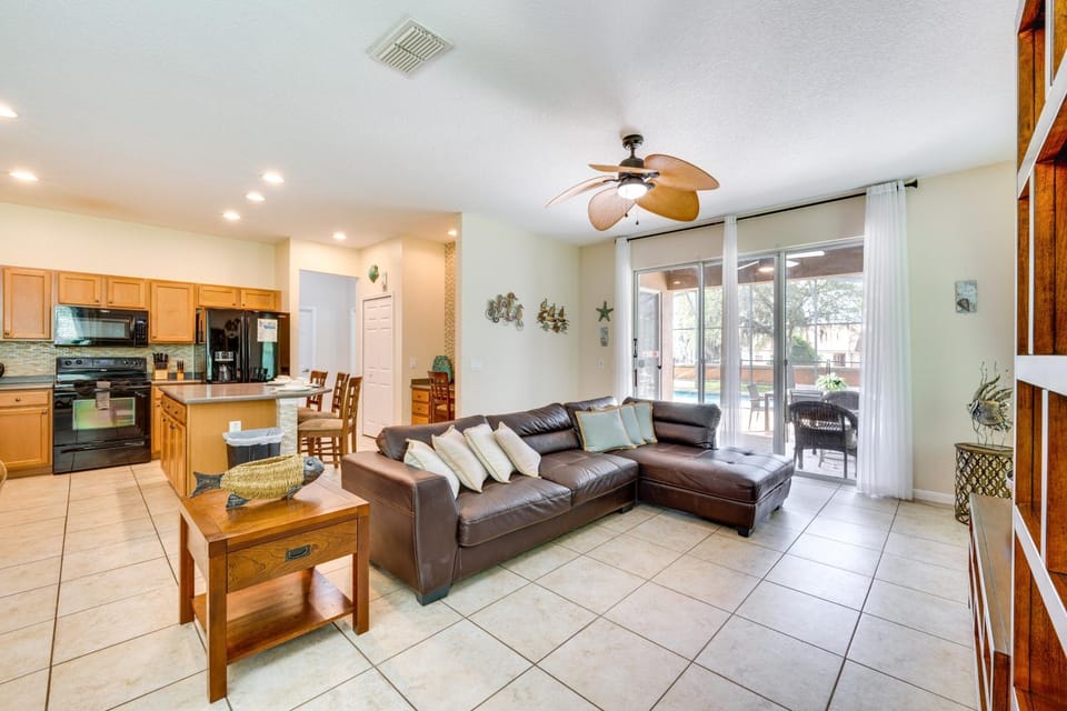 10 Mi to Disney: Home w/ Game Room & Lanai! House in Kissimmee