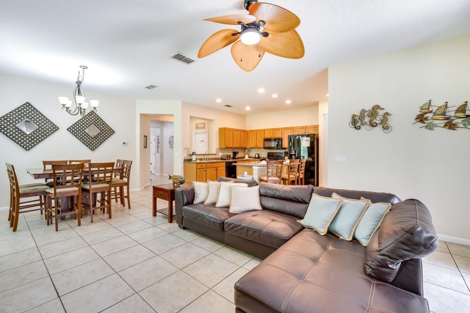 10 Mi to Disney: Home w/ Game Room & Lanai! House in Kissimmee