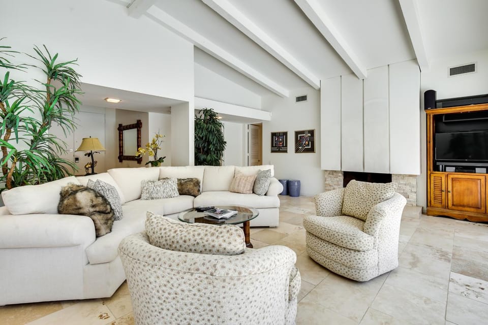 55 + Indian Wells Retreat: Private Pool & Spa! House in Indian Wells