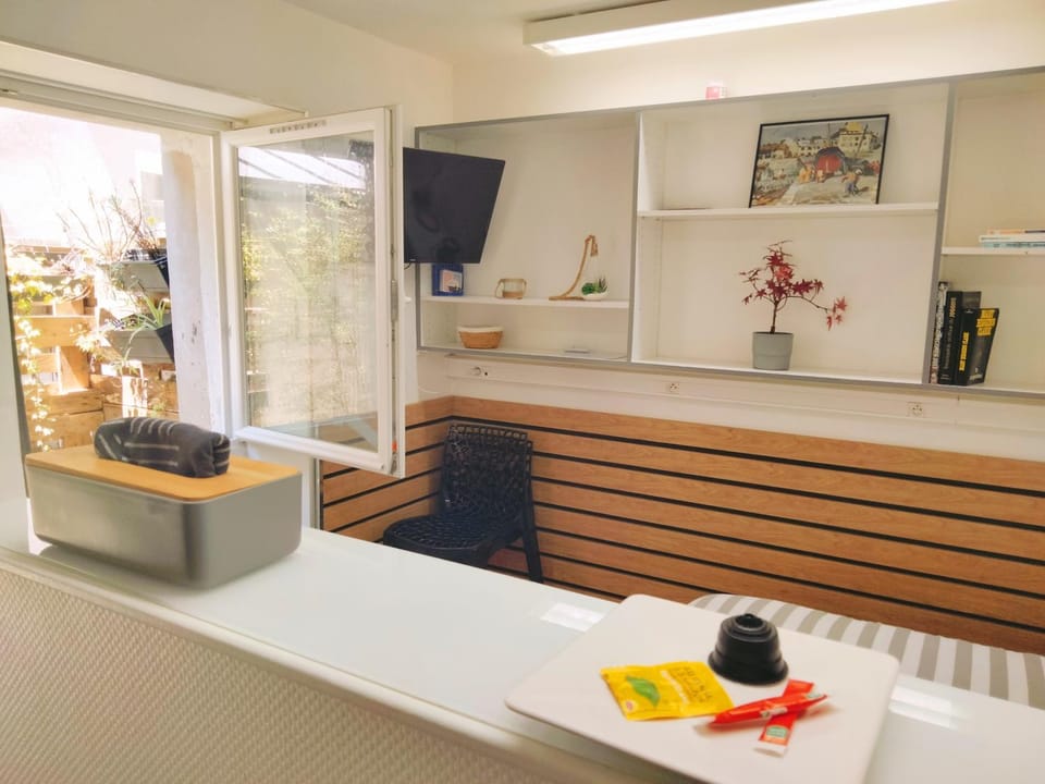 Library, TV and multimedia, minibar