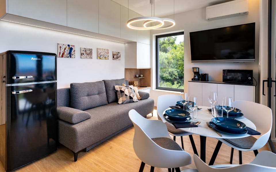 TV and multimedia, Living room, Dining area, minibar
