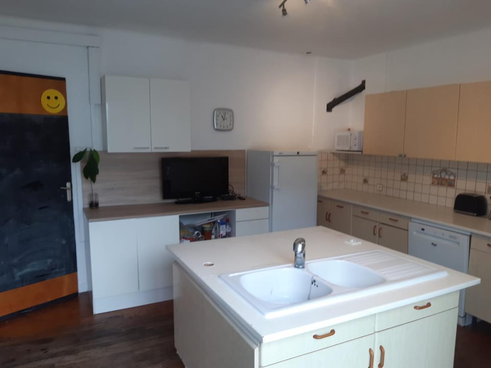 TV and multimedia, dishwasher, minibar, stove