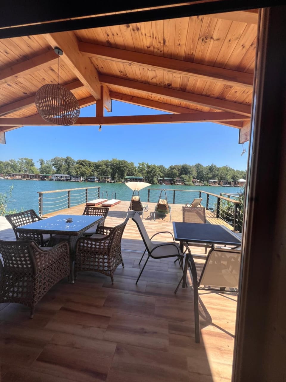 Day, Natural landscape, On-site shops, View (from property/room), Balcony/Terrace, Lake view, Pool view, River view, Swimming pool