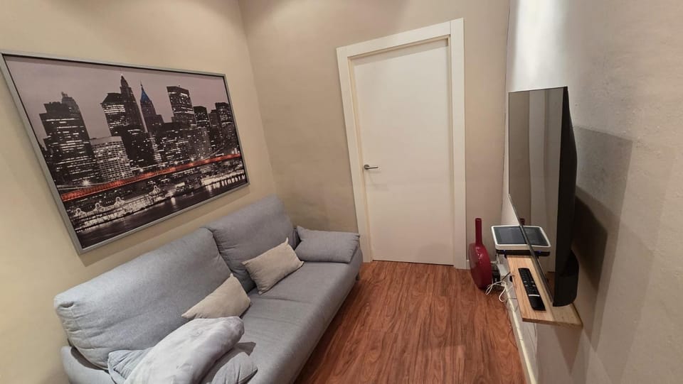 Communal lounge/ TV room, TV and multimedia, Living room