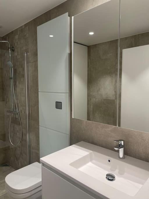 Shower, Toilet, Bathroom