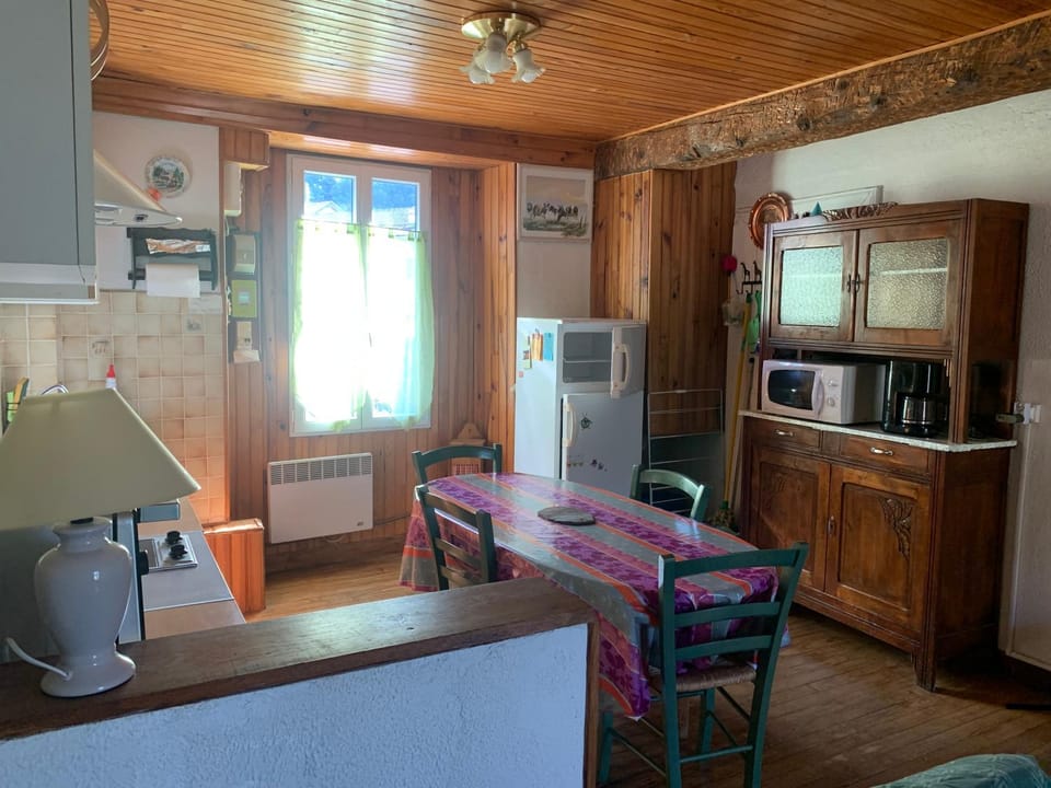 Coffee/tea facilities, Dining area, minibar