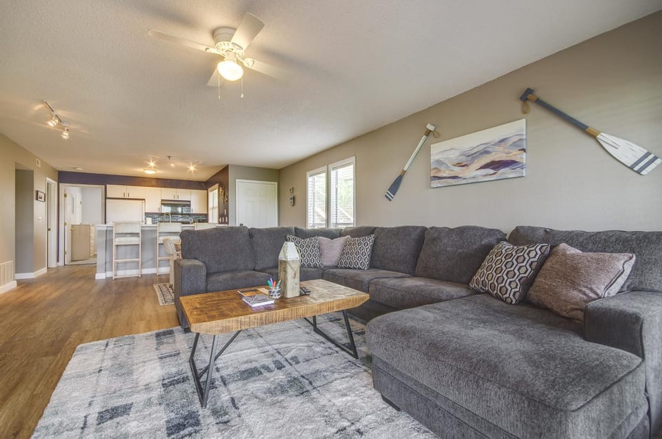 Osage Beach Condo w/ Private Deck & Lake Views! House in Lake of the Ozarks