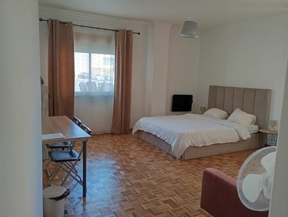 Rooms 10 mins walk from train station! Vacation rental in Lisbon District