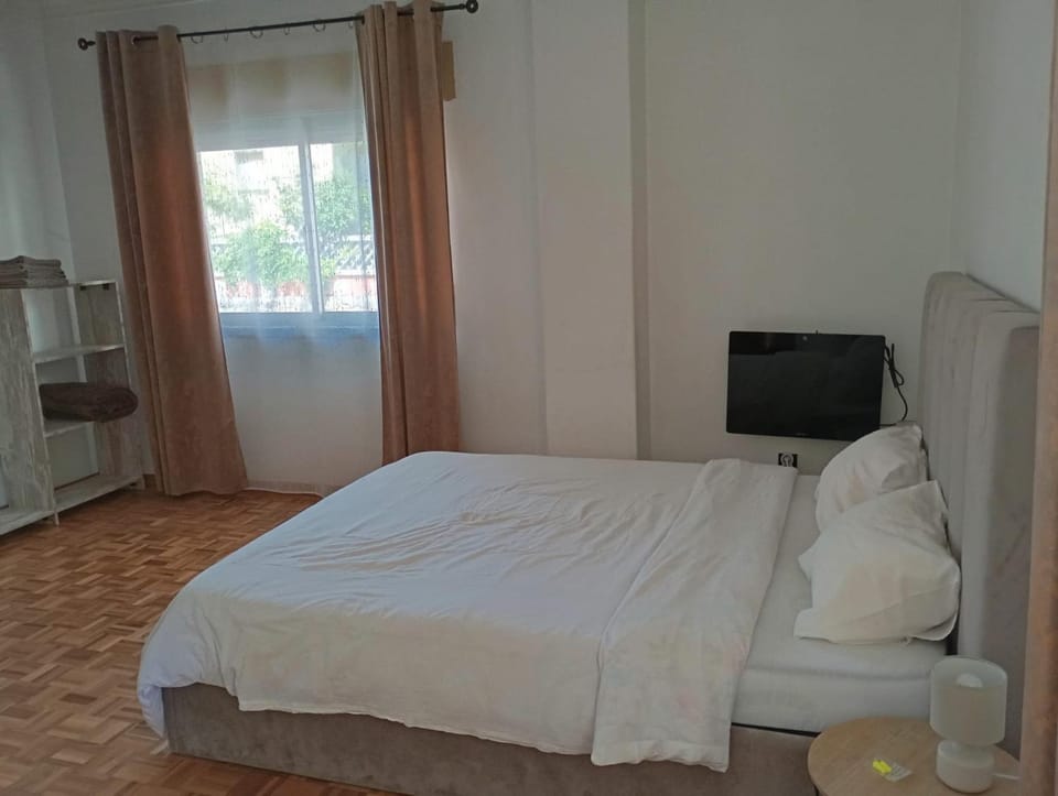 Rooms 10 mins walk from train station! Vacation rental in Lisbon District