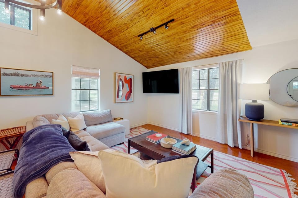 Woodland Hills Retreat House in Granite Shoals