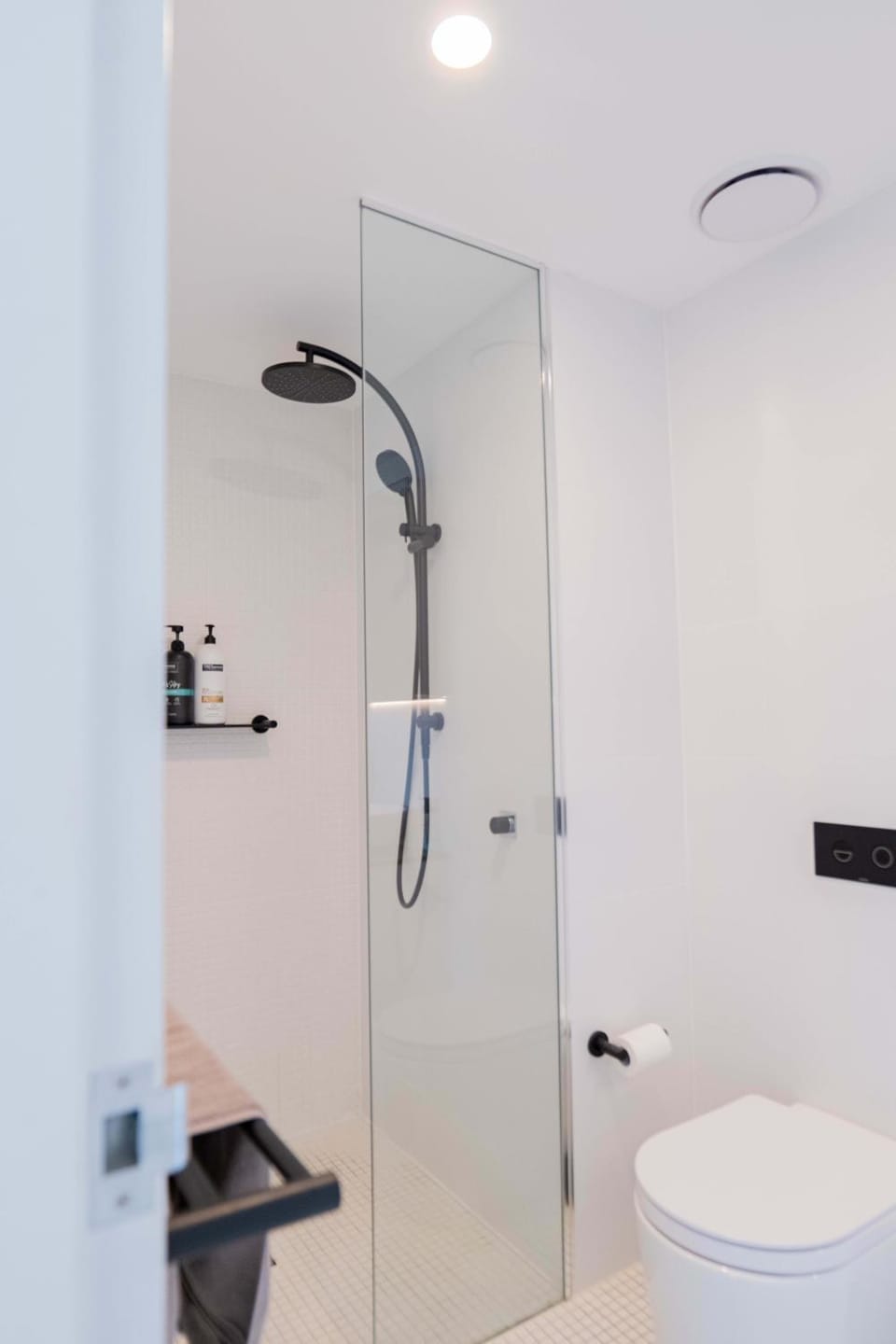 2 Bedroom 2 bath 1 Car on Lonsdale Street Apartment in Canberra
