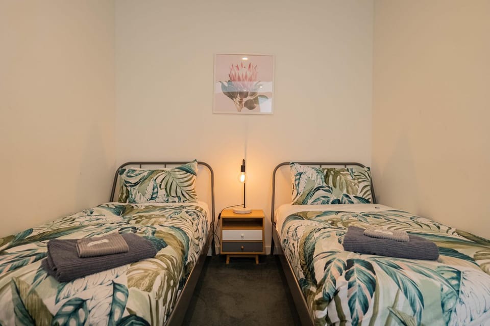 2 BR family business friendly CBD ANU Apartment in Canberra