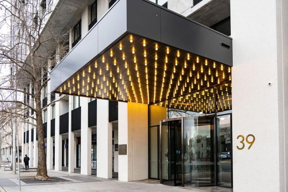 2 BR family business friendly CBD ANU Apartment in Canberra