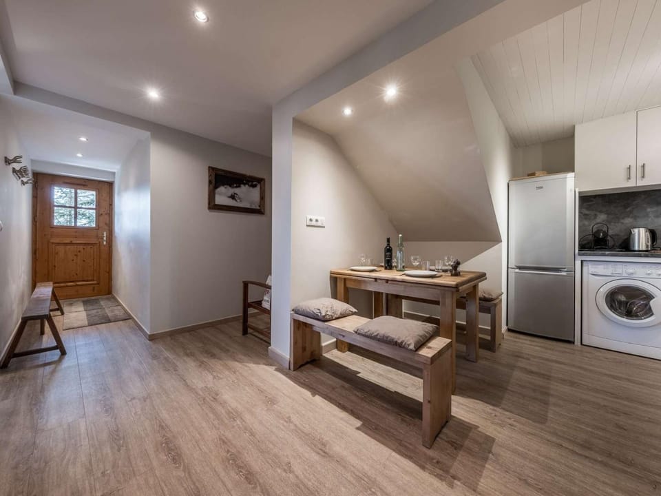 Charming 50m² apt in Courchevel 1850 - WiFi, terrace, ski locker - Sleeps 4 - Chenus quartier - FR-1-631-149 Apartment in Saint-Bon-Tarentaise