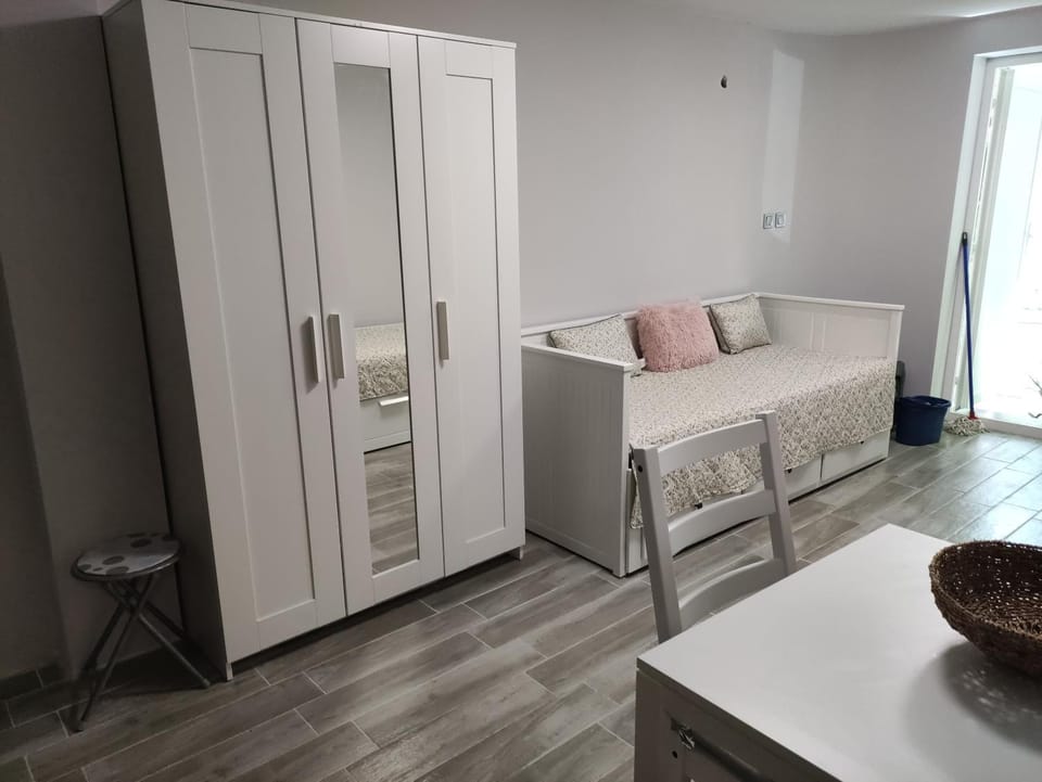 Студио за нощувки в центъра на град Бургас. Apartment in Burgas