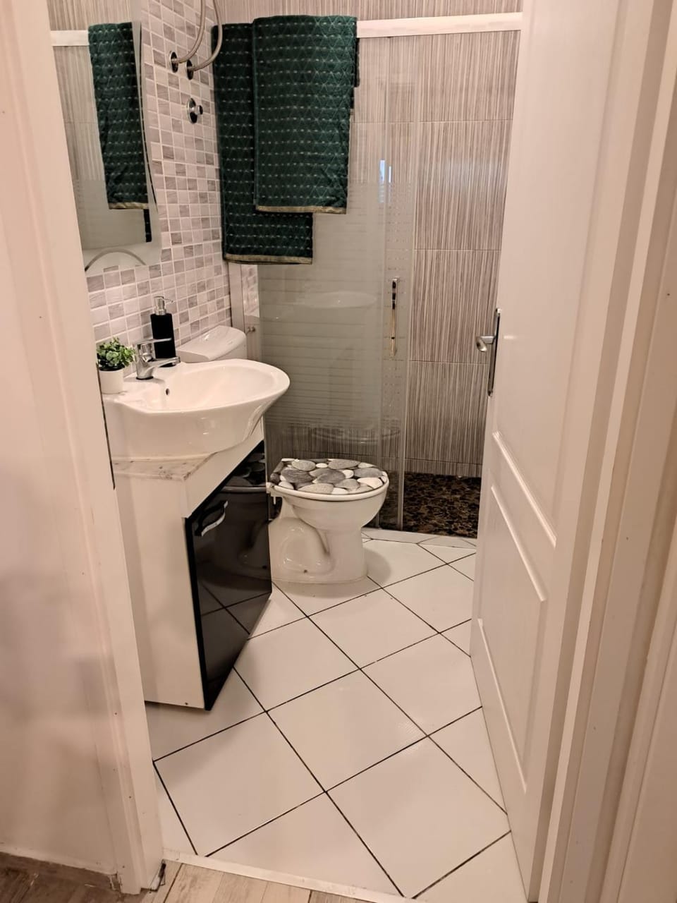Shower, Toilet, Bathroom