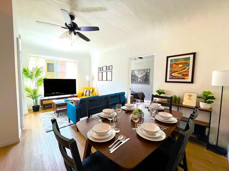 TV and multimedia, Living room, Dining area, fireplace