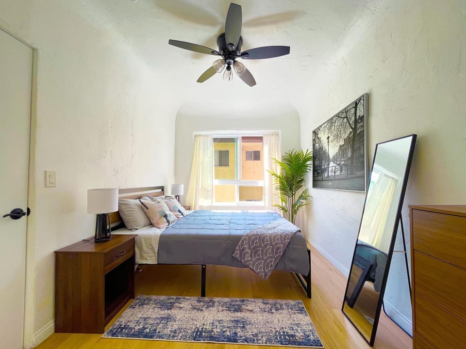 Bed, Bedroom, fireplace
