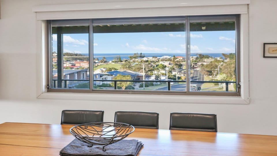 View (from property/room), Dining area, Sea view