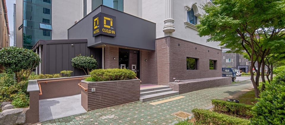 Property building, Garden