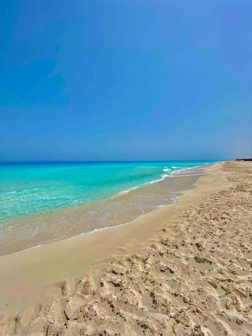50% Off. 2BR , 2BR Ground floor with pool view, private beach access, security 24/7 شاليه ٢ غرفه ، ٢ حمام ف الدور الارضي قدام جنينه و حمام السباحه مباشره ، شاطيء خاص بالقرية و أمن ٢٤ ساعه و مسجد خاص Apartment in Egypt