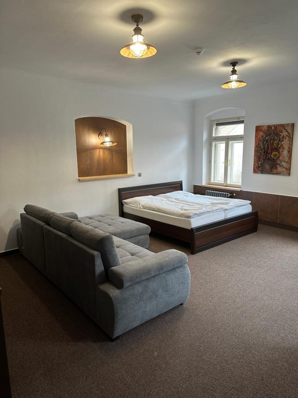 Bed, Living room, Photo of the whole room, Seating area, Bedroom