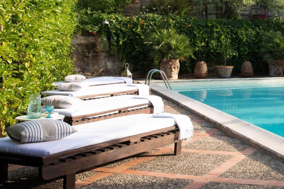 Pool view, Swimming pool, sunbed