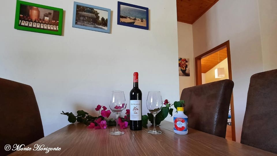 Food and drinks, Dining area, Drinks, Alcoholic drinks