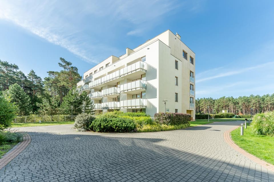Property building, Day, Natural landscape, Garden view
